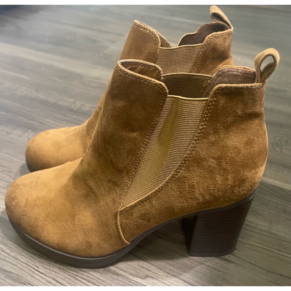 Women’s thick high heel shoes